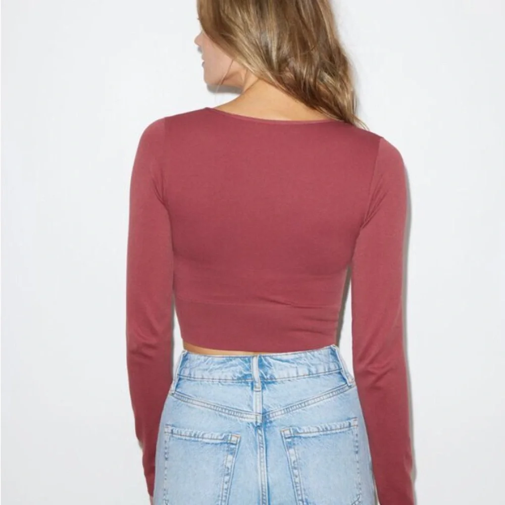 NWOT Dynamite Logan V-neck Long Sleeve - Picture 4 of 6